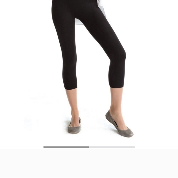 SPANX Ready To Wow Capri Structured Black Leggings Womens Size 1 Shaping - Picture 1 of 8